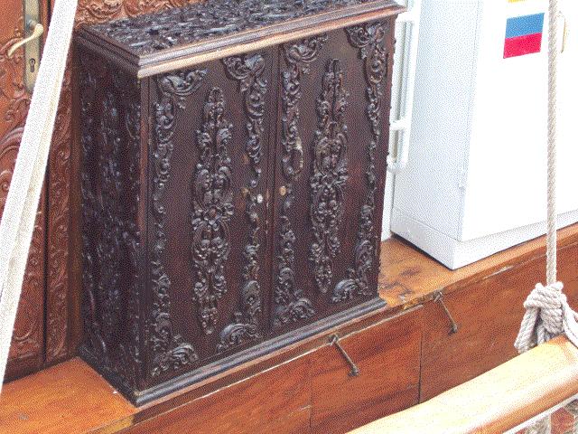indone1.jpg (88000 bytes)